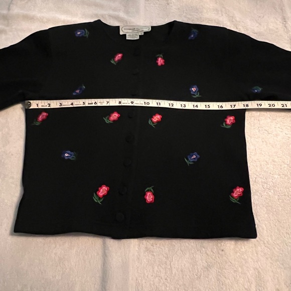 Black Cardigan Size SP Adrienne Vittadini  with pink & blue  Embroidered Flowers - Picture 9 of 10